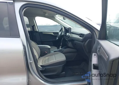 2022 Ford Escape Se z USA, uszkodzony, nr VIN 1FMCU9G6XNUB30539